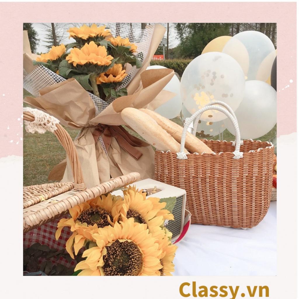 Giỏ mây đan bằng nhựa cao cấp  Classy có hình mặt cười, dùng làm dụng cụ chụp hình, đi dã ngoại, đi dạo phố T1071