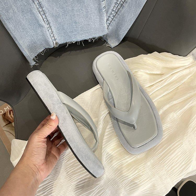 Ulzzang Middle Heel Comfortable Clip Flat Slipper Sandals
