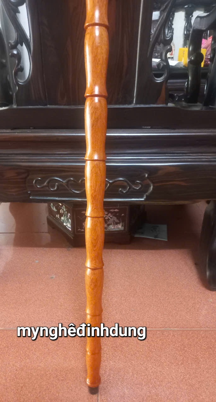 Gậy batong hỗ chợ đi lại dành cho người già bằng gỗ hương đá víp dài 90x3cm