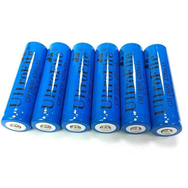 pin sạc đèn pin siêu sáng 4200mah