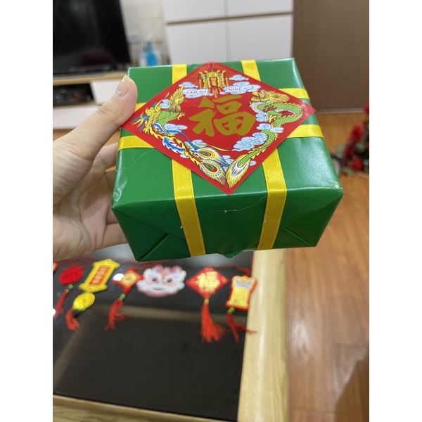 Thiệp treo trang trí Tết - Mẫu đơn vàng