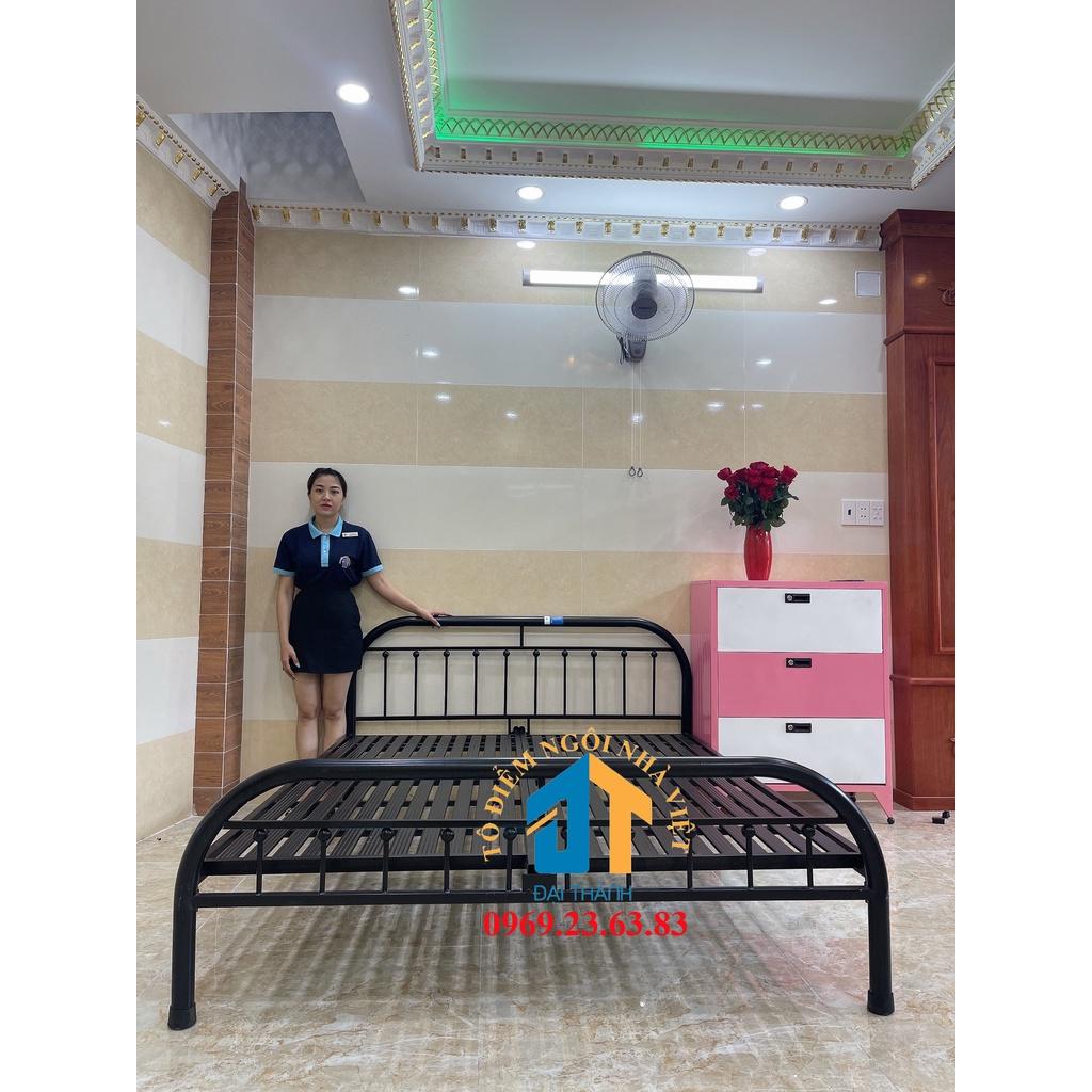 Giường sắt 1m6 trân châu