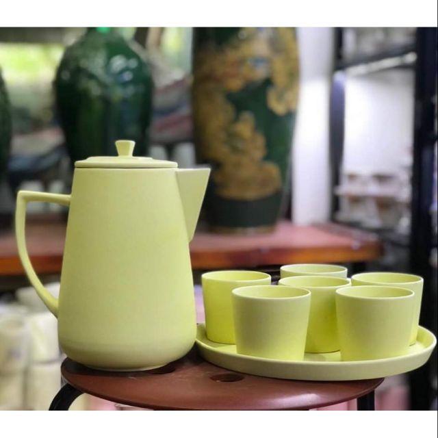 Bộ bình uống nước kèm cốc, khay men mát