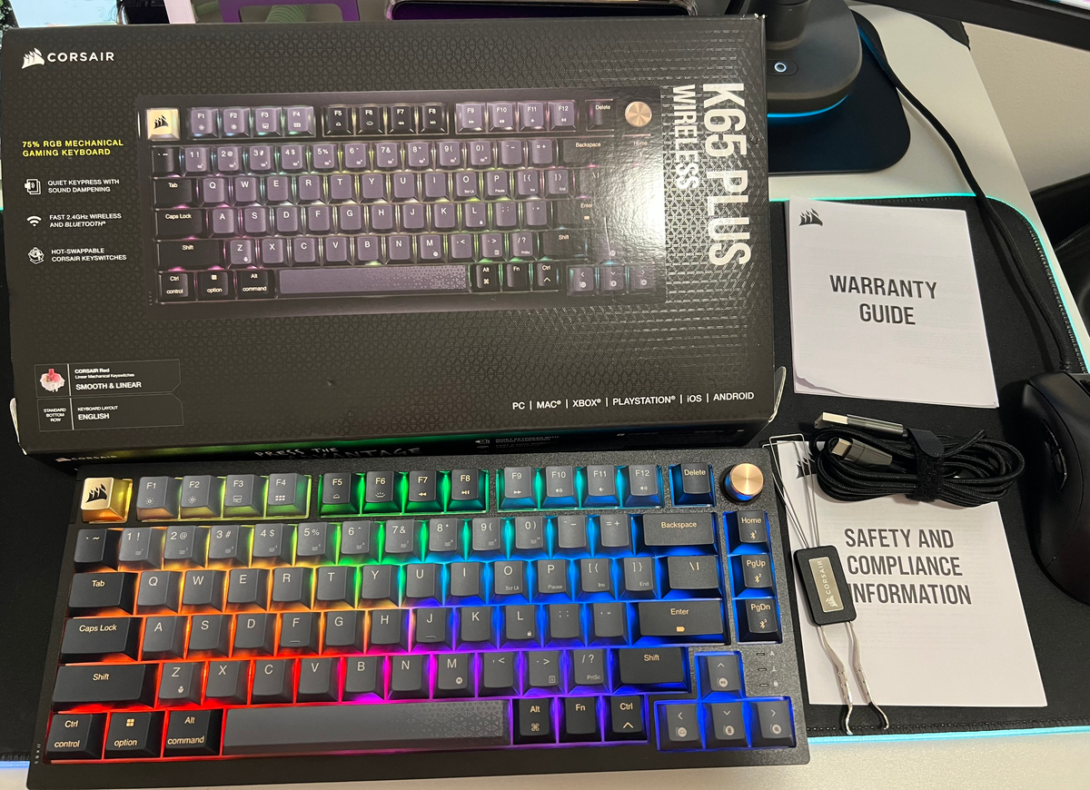 Bàn phím không dây Corsair K65 CSR RED-BLK-GLD (K65 Plus Wireless) - Hàng chính hãng