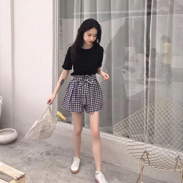 Quần short kẻ caro đen trắng thắt nơ lưng