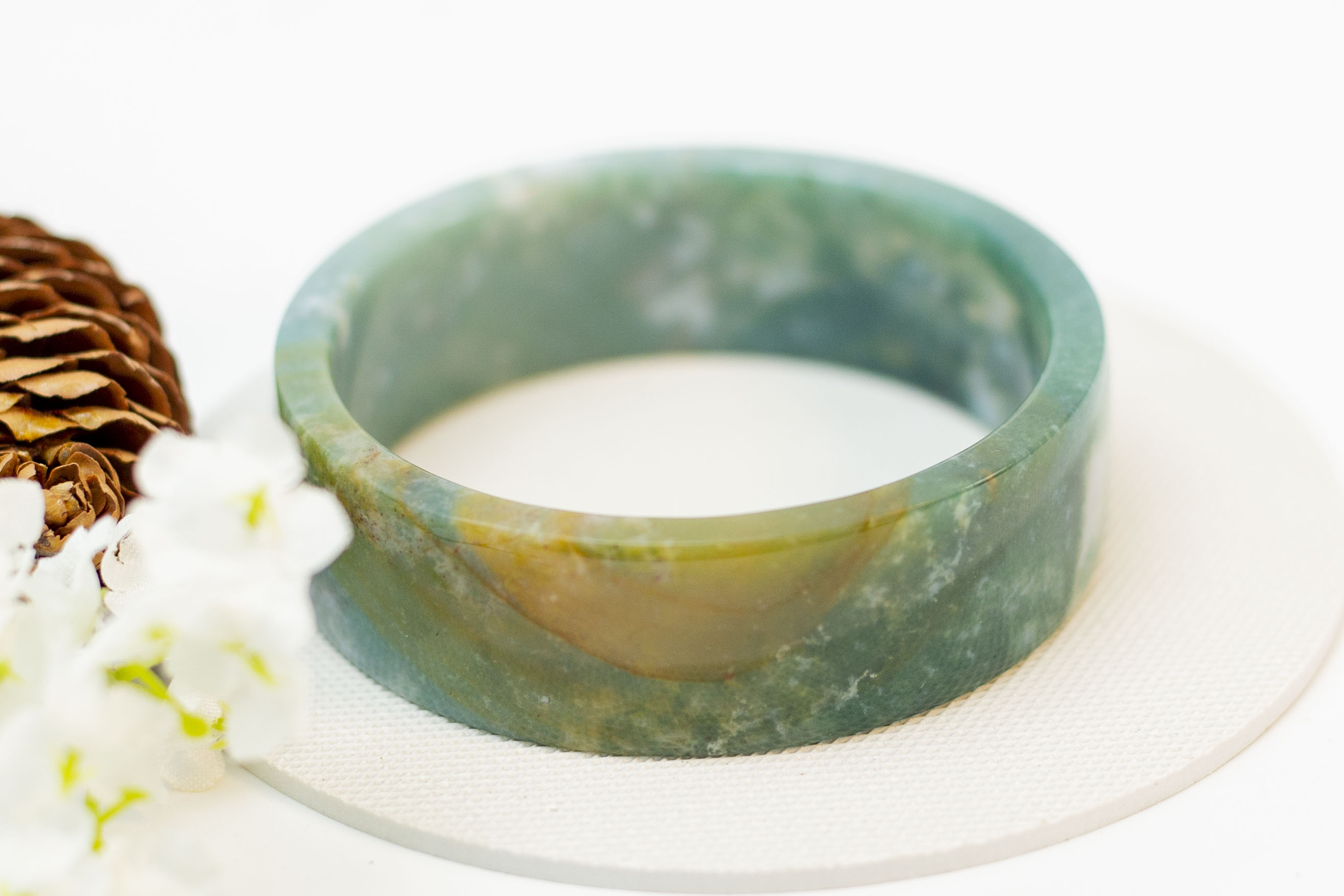 Vòng tay đá băng ngọc bảng nguyên khối bảng vuông ni 56,6mm  - Hợp mệnh: Mộc, Hỏa, Thủy hoặc Kim