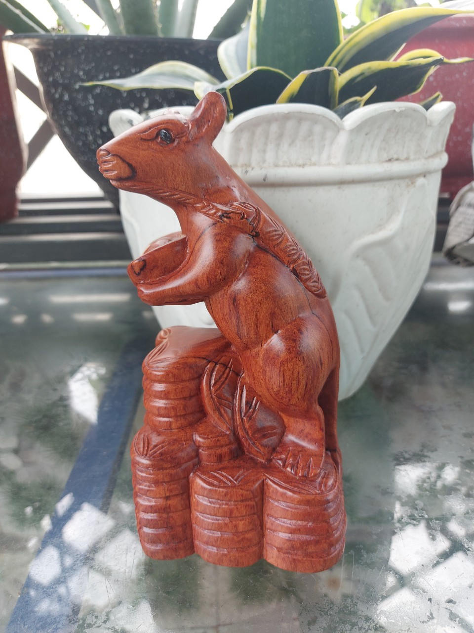 Tượng con chuột gỗ hương nguyên khối cao 20cm