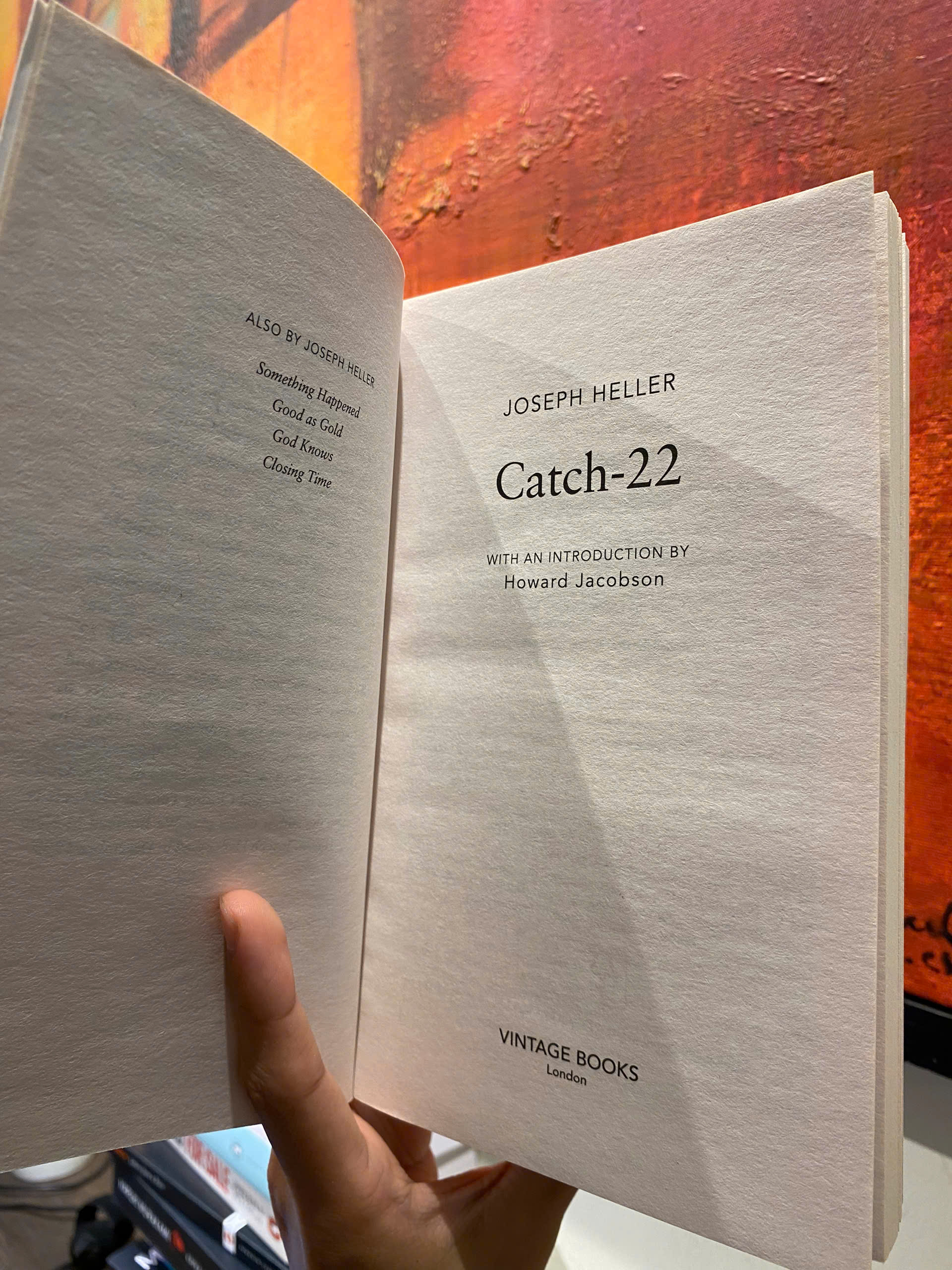 Sách - Catch-22 by Joseph Heller/English Poetry, Drama &amp; Criticism/Sách ngoại văn chính hãng