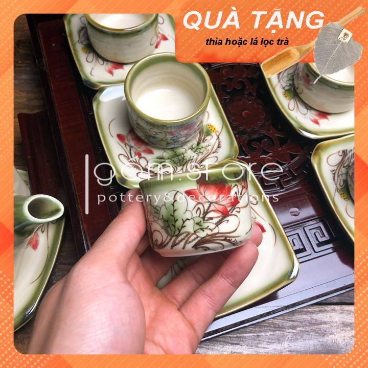 Ấm trà Bát Tràng dáng vuông vẽ tay hoa sen
