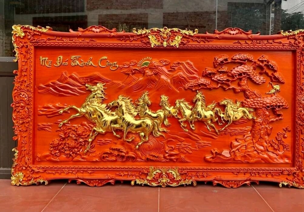 Tranh treo tường trạm khắc tích mã đáo thành công bằng gỗ hương đỏ  kt 67×127×4cm