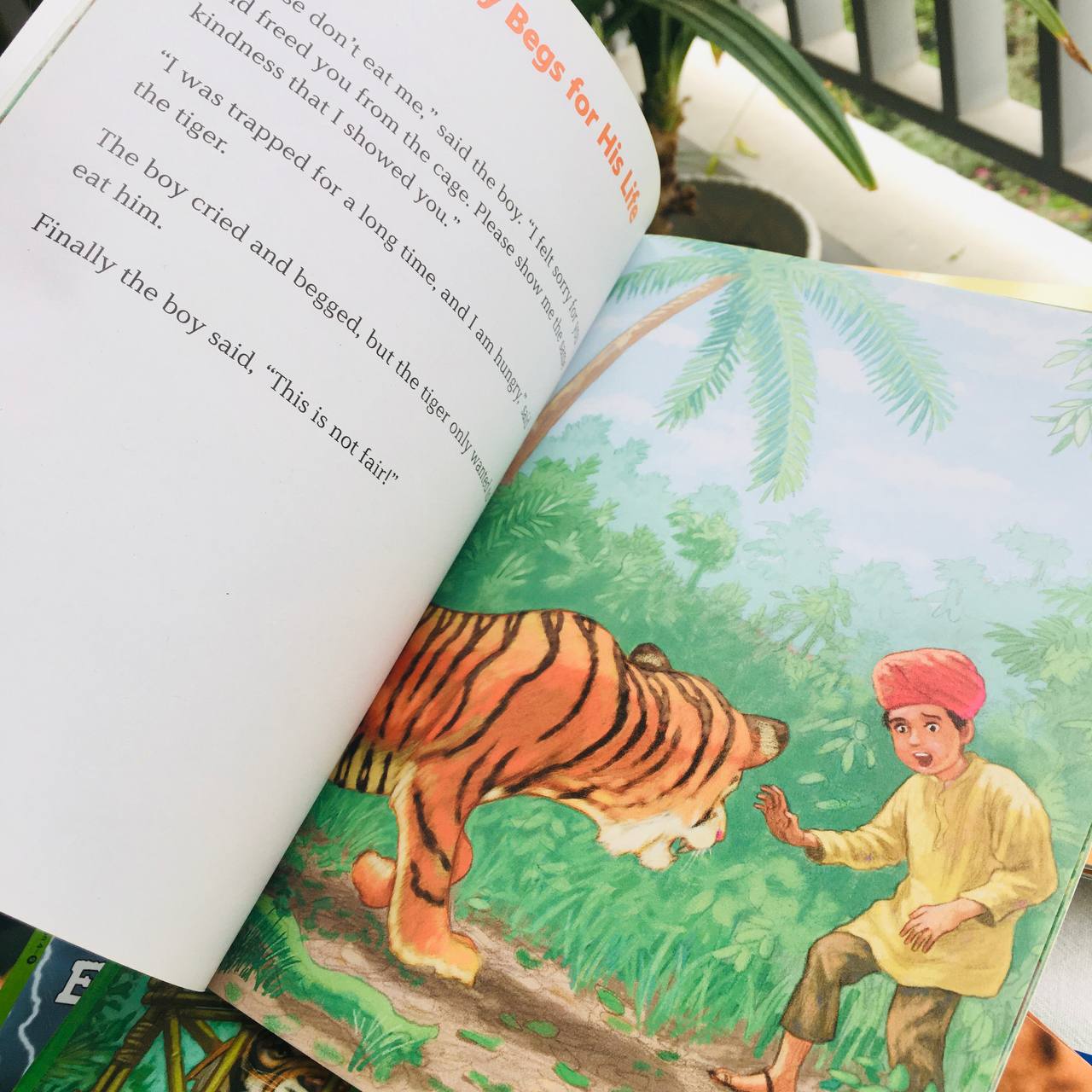 The Tiger, the Boy, and the Jackal - Leveled Reader with Downloadable Audio Free - Sách chuẩn nhập khẩu từ NXB Compass