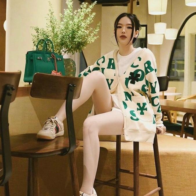Áo Khoác Nỉ Ngoại From Rộng . Áo Khoác Nữ In fhữ Chất Vải Nỉ Ngoại Đẹp , Vải Dày Mềm Mịn
