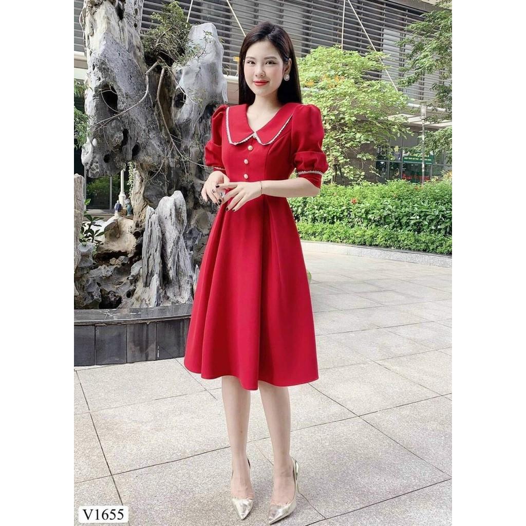Đầm đỏ xoè phối viền ren tay phồng đính nút xinh xắn