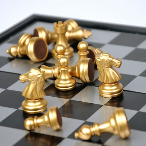 Cờ vua nam châm cao cấp - Bộ cờ vua nam châm quân nhũ vàng có bàn là hộp đựng sang trọng, Hàng chính hãng D Danido