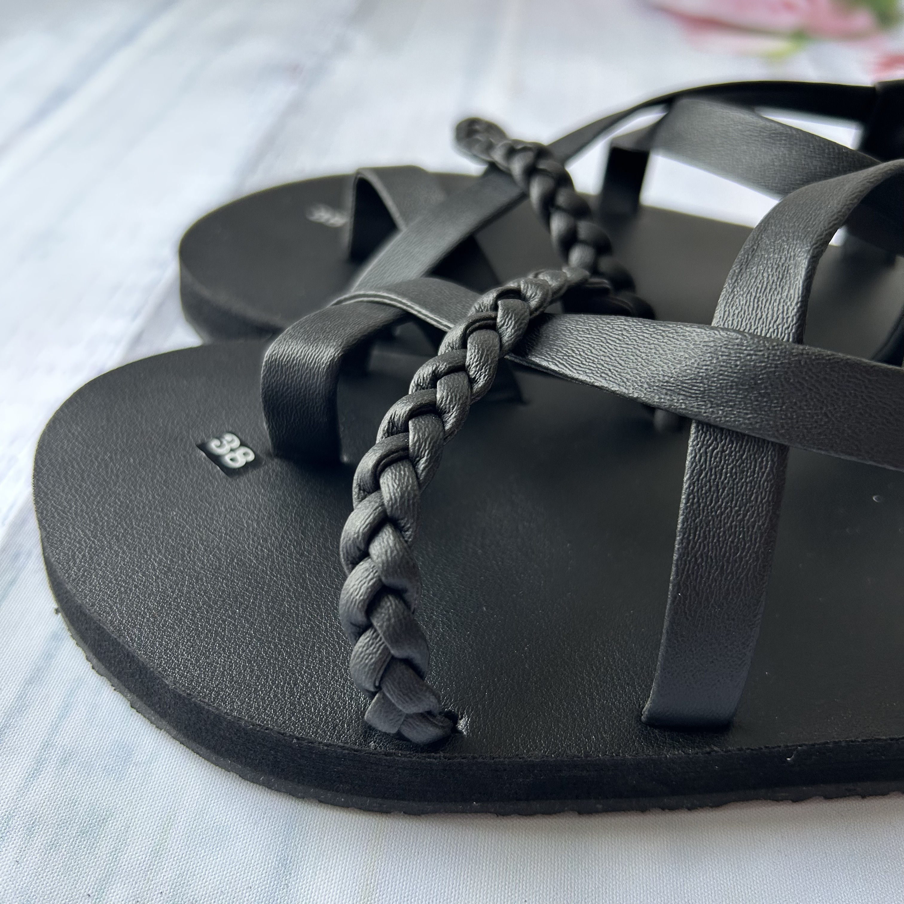 Dép sandal Nữ quai da mềm Đế bệt Cao Su ôm chân LYNA Sandal mã SD45