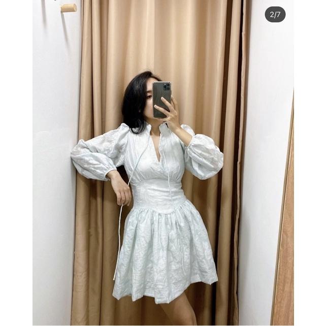 ĐẦM HOA NỔI CỔ TRỤ THẮT NƠ TAY PHỒNG