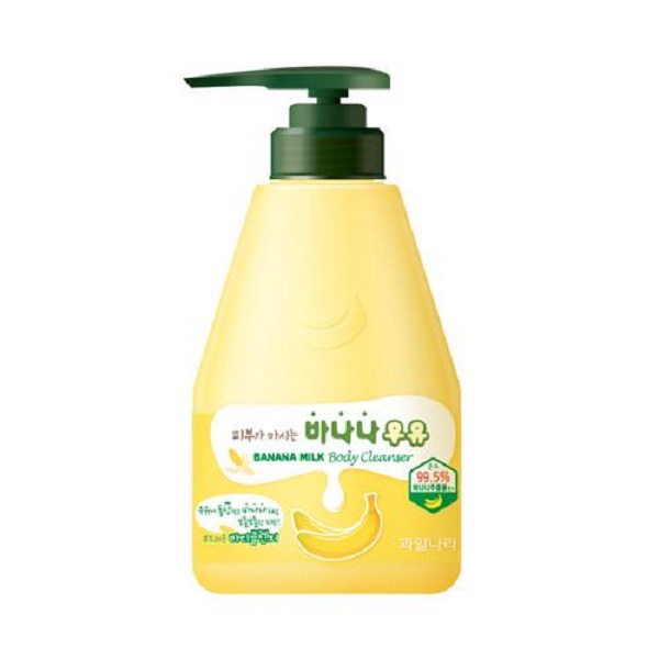 Sữa tắm thảo dược sữa và tinh chất chuối Welcos banana milk body cleanser 560g