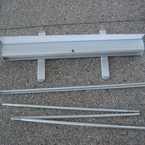 Banner cuốn đế nhôm