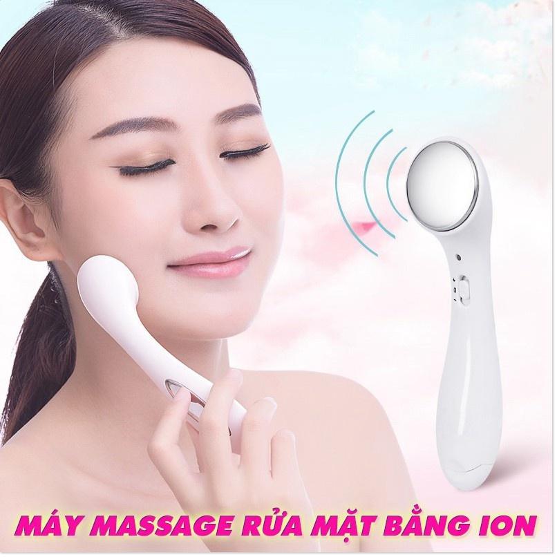 Combo máy massage vật lý trị liệu cổ vai gáy 4 miếng dán và máy massage mặt dùng pin