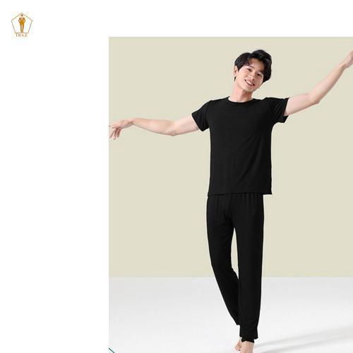 Áo Thun TRAZ Trơn Cổ Tim Hàn Quốc Basic Unisex Nam Nữ Phiên Bản Cao Cấp
