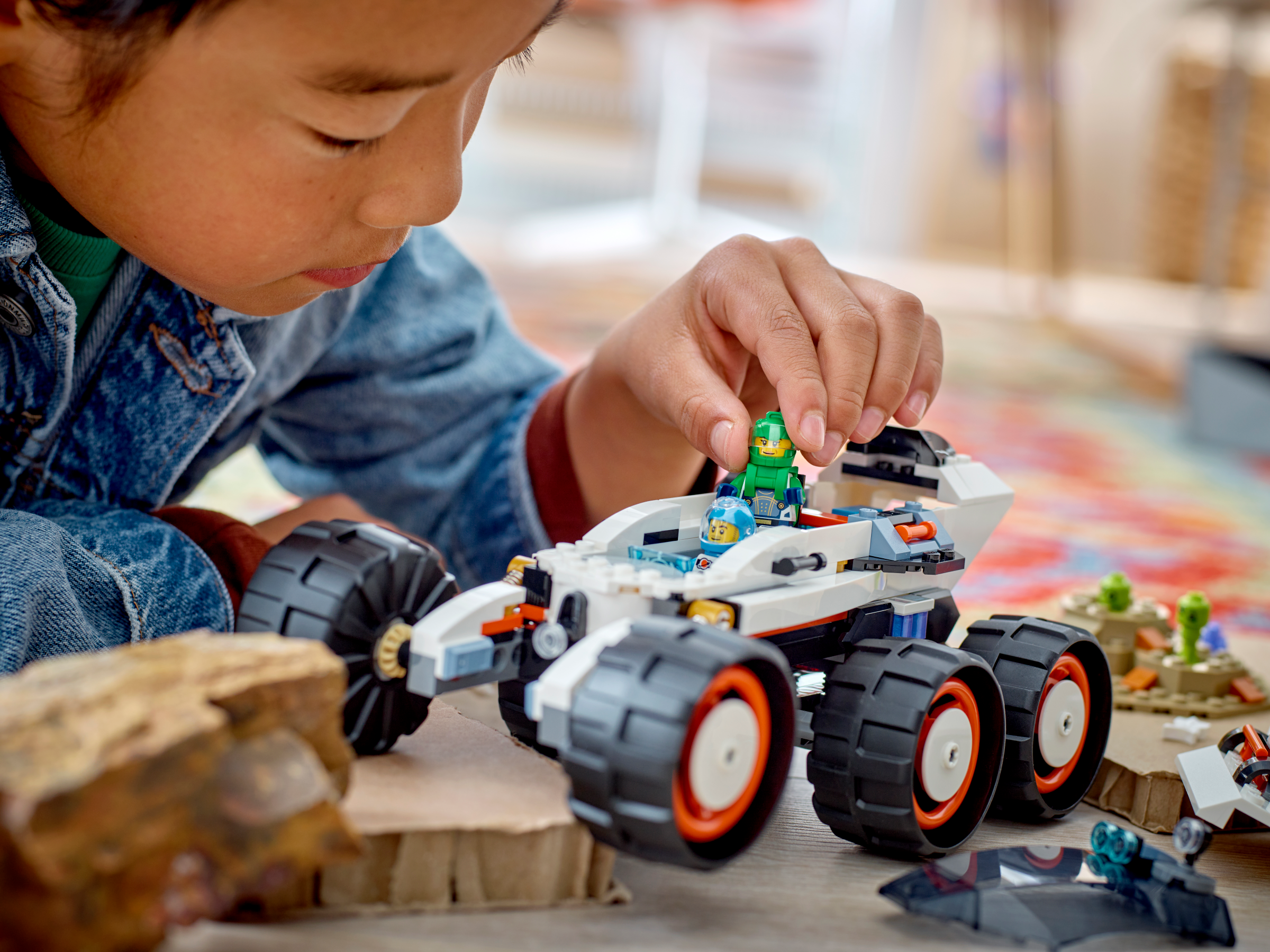 Đồ Chơi Lắp Ráp Xe Thám Hiểm Không Gian Và Người Ngoài Hành Tinh - Space Explorer Rover And Alien Life - Lego City 60431 (311 Mảnh Ghép)