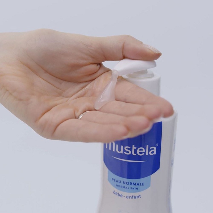Tắm Gội 2IN1 Cho Trẻ Em MUSTELA Phù Hợp Cho Mọi Loại Da Kể Cả Da Nhạy Cảm Nhất