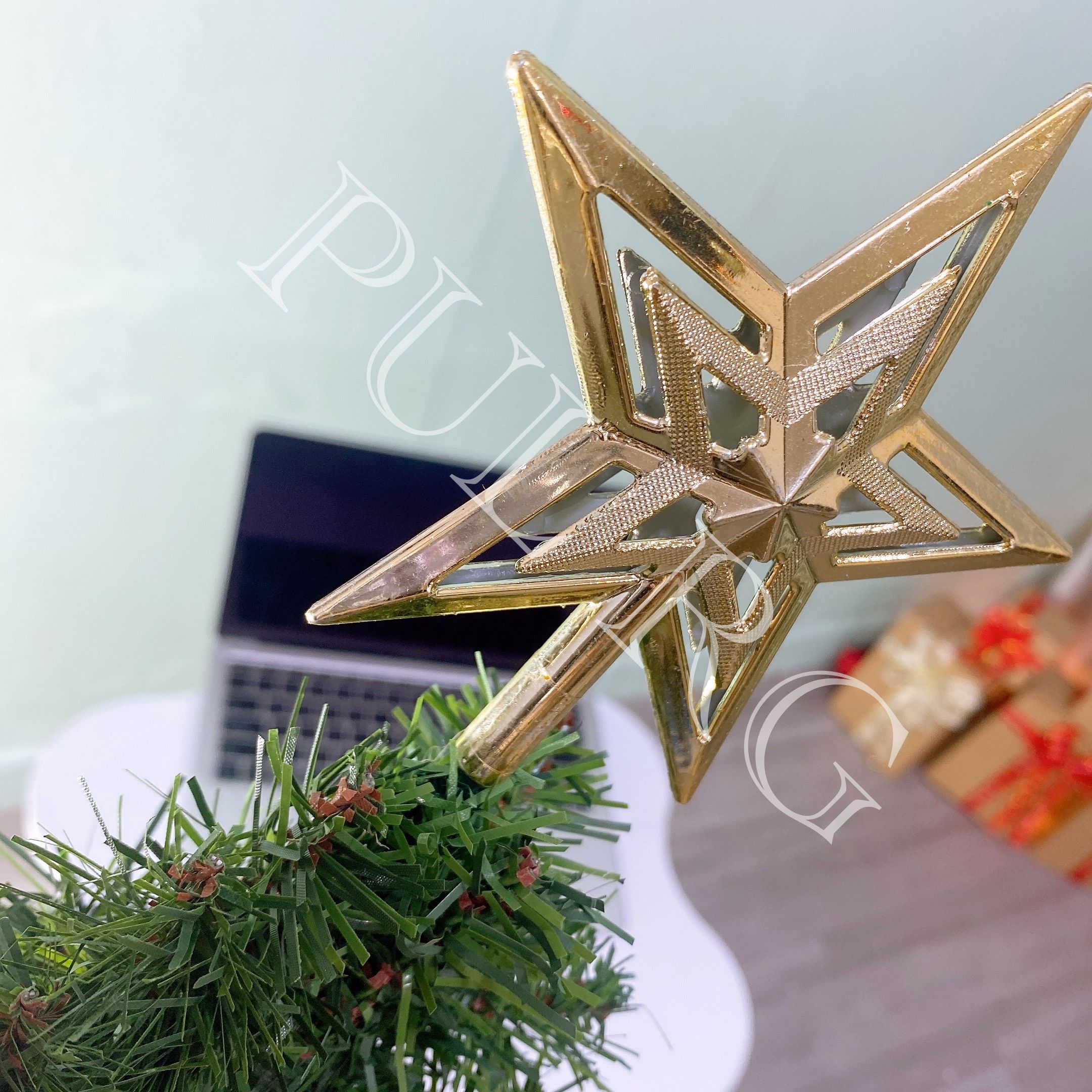 Cây thông noel mini để bàn XANH TRƠN GẮN TRÁI THÔNG trang trí decor giáng sinh