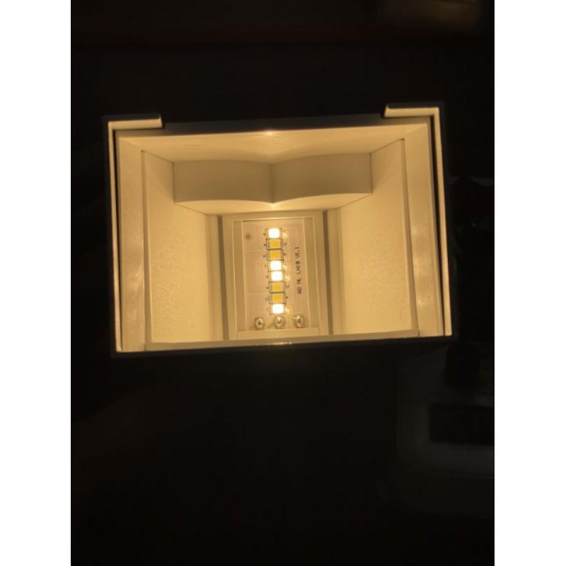 Đèn ốp tường led đổ màu