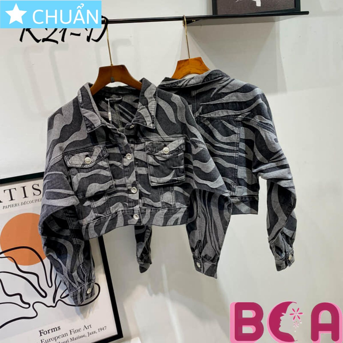 Áo khoác Jeans lửng nữ K31 màu đen ROSATA tại BCASHOP họa tiết độc đáo & thời trang, khẳng định gu & đẳng cấp riêng bạn