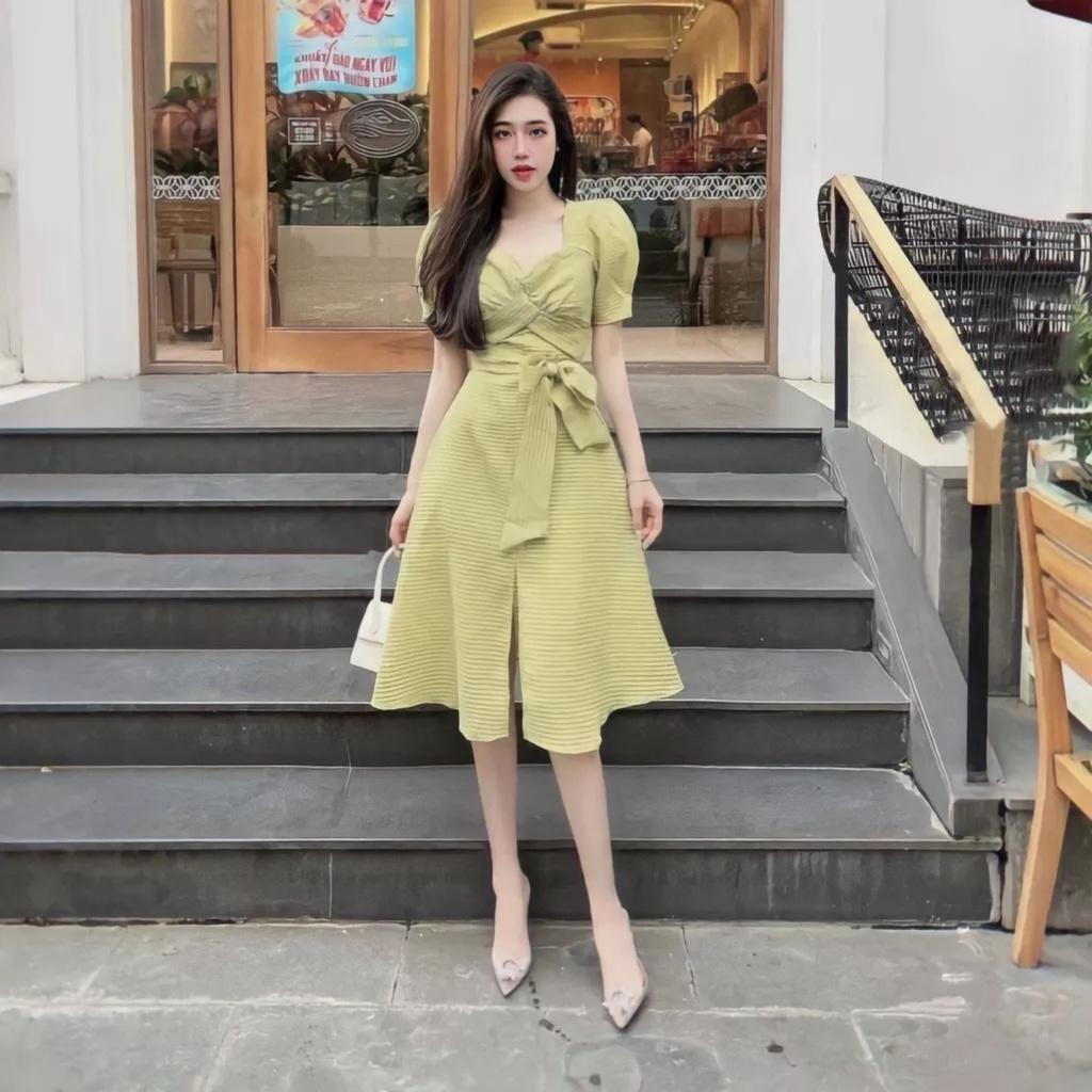 Đầm Nữ Cộc Tay Cổ Tim Nơ Lưng Vải Gấm Xốp 2 Lớp Xẻ Tà Tay Bồng