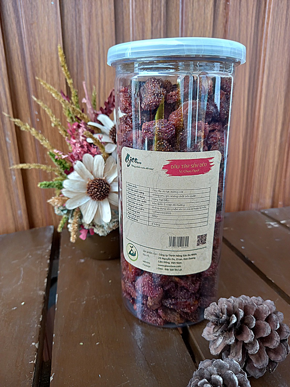 Dâu tây sấy dẻo - vị chua ngọt - hũ nhựa tròn 500gram