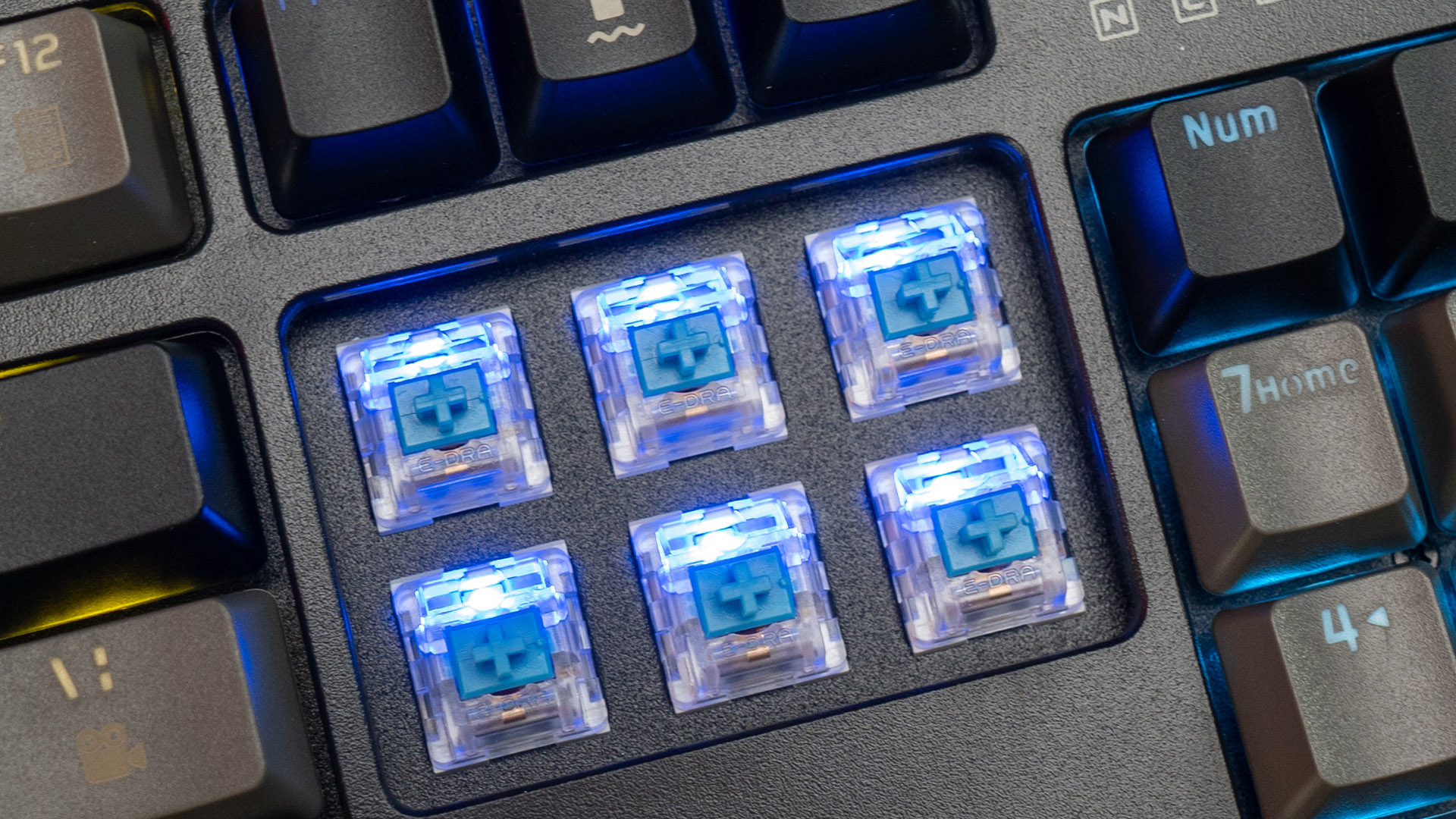 Bàn phím cơ chơi game có dây E-DRA EK3104L - Led Rainbow - E-Dra Switch - Kết nối USB - Hàng chính hãng