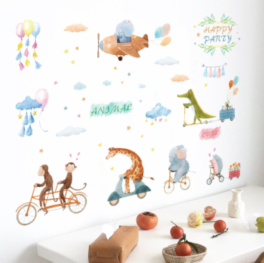 Decal trang trí tường - Những người bạn thú cùng những phương tiện giao thông
