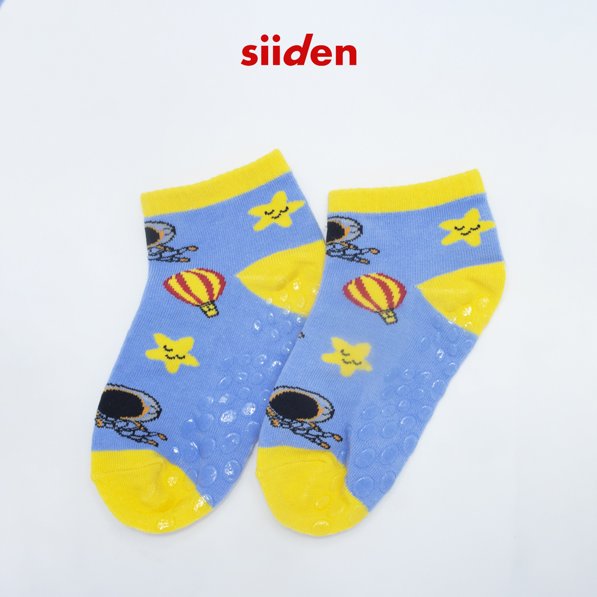 Combo/set 2 đôi tất bé trai/bé gái dễ thương màu xanh + đen, vớ trẻ em cotton mềm mịn, hình phi hành gia, có đệm cao su chống trượt – E3CL101+E3CB001