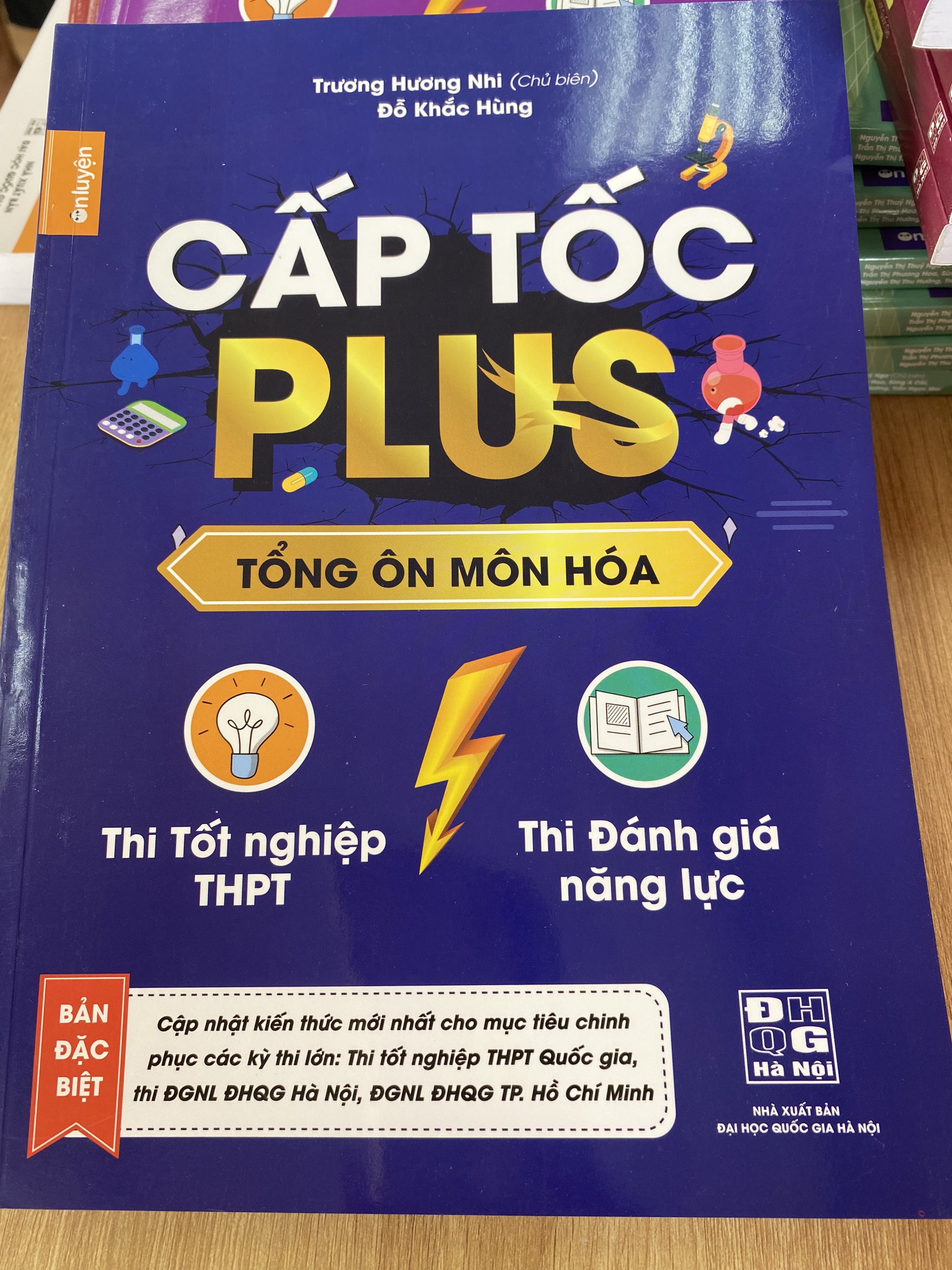 Sách Cấp tốc Plus môn Hóa - bản mới 2022 dùng ôn thi tốt nghiệp THPT, ôn thi ĐGNL - Nhà sách Ôn luyện