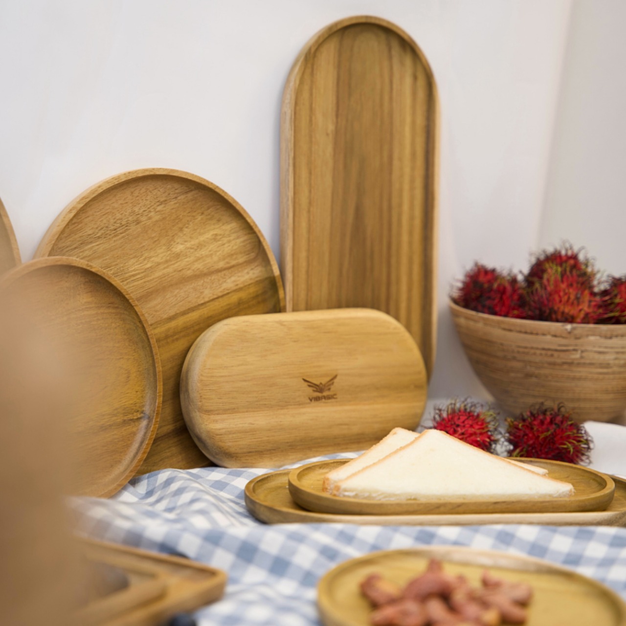 Khay đựng đồ hình oval Vibasic làm từ gỗ keo, đa dạng kích thước, thích hợp decor trang trí