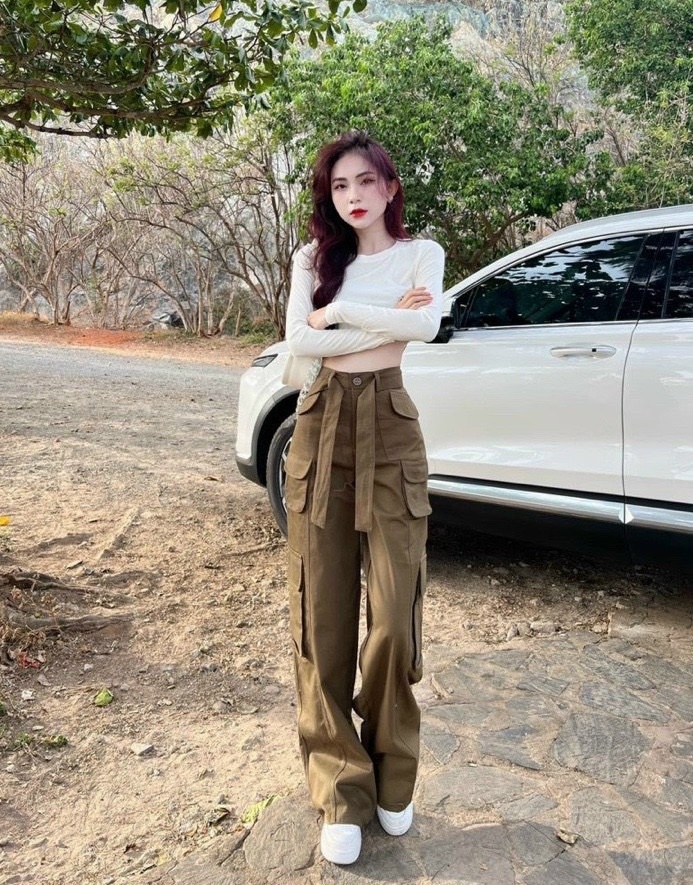 SET QUẦN DÀI TÚI HỘP ỐNG RỘNG LƯNG CAO + ÁO THUN CROPTOP BASIC CƠ BẢN TAY DÀI ÔM BODY ĐI CHƠI DẠO PHỐ ĐI BIỂN