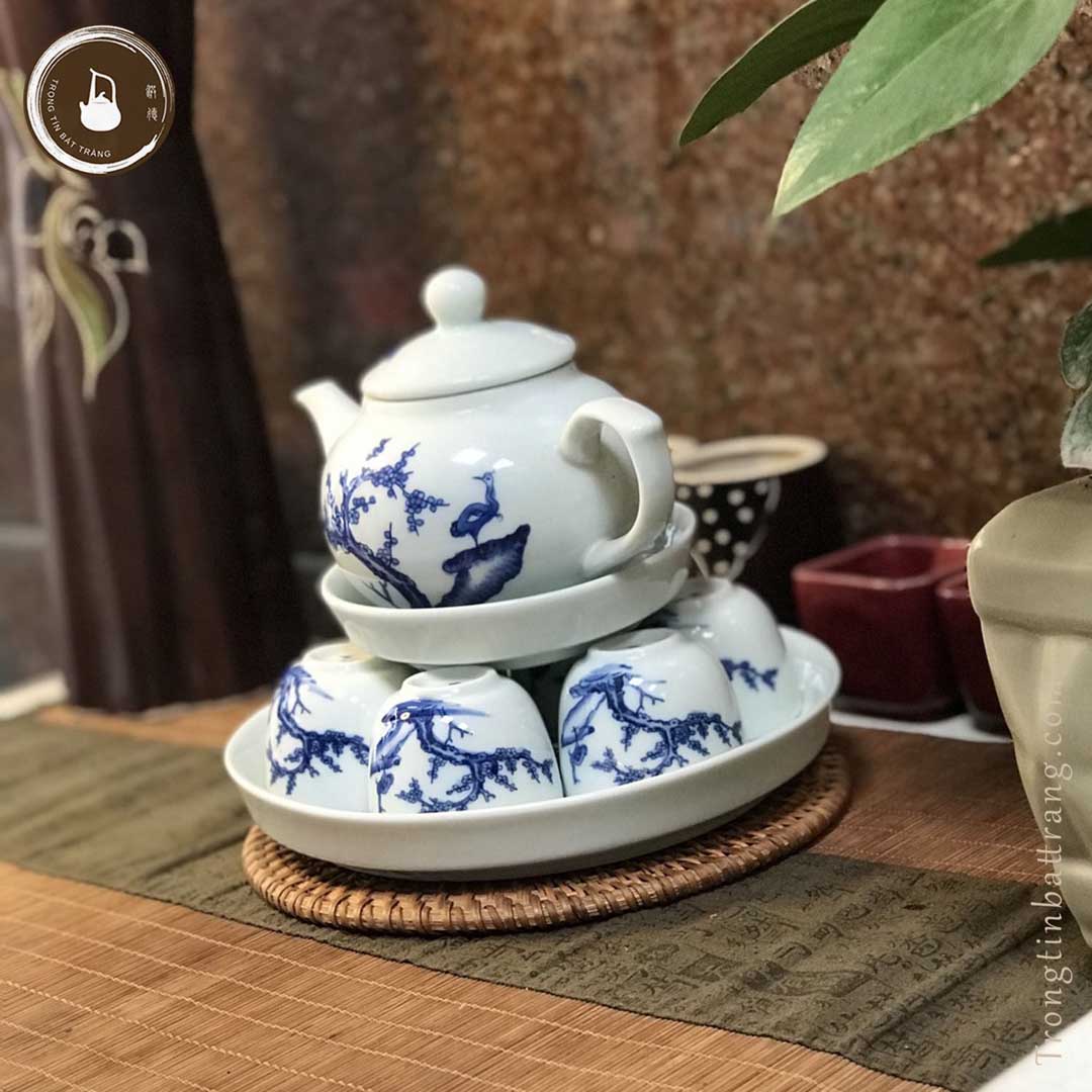 Bộ Ấm Chén Trà Đạo Gốm Trắng Men Lam Bát Tràng Hoa Sen Dáng Thủy Bình Dung Tích 300ml ATA 01