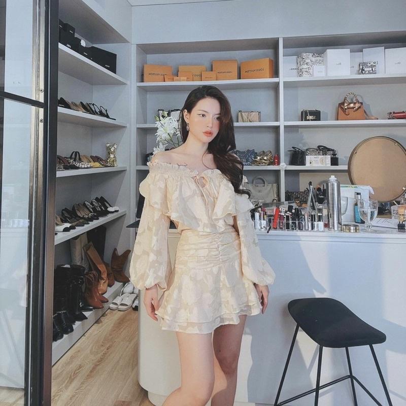 Sét Áo Nude Hoa Nổi Bẹt Vai Mix Chân Váy Siêu Xinh