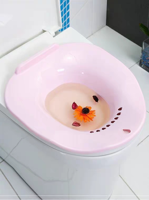 Chậu xông hơi vệ sinh phụ nữ có vòi xịt để vừa bồn cầu toilet. Shop giao mầu ngẫu nhiên