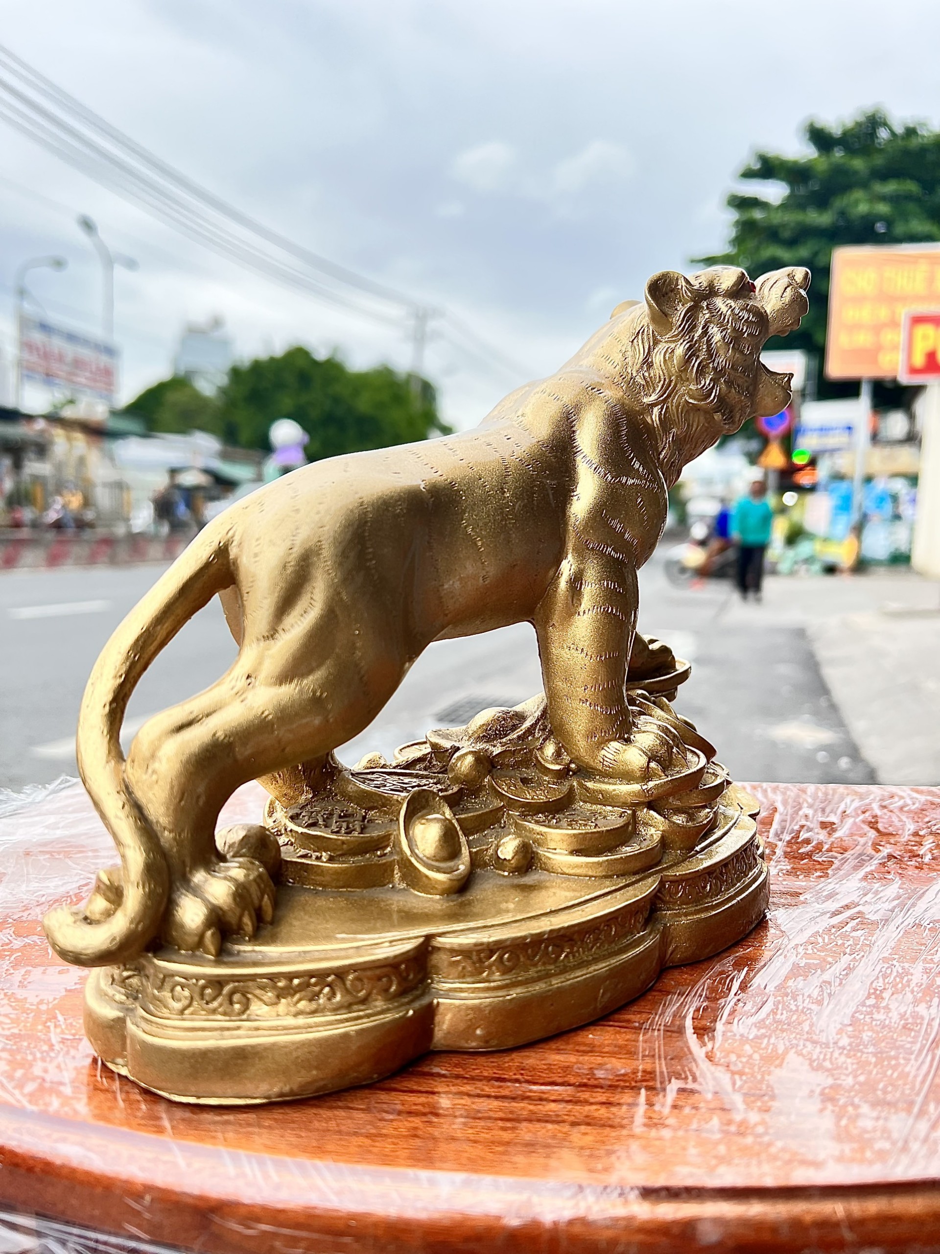 Tượng Hổ Phong Thủy bằng bột đá cao 17cm