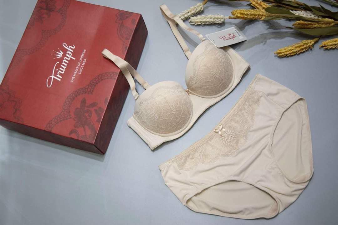 Áo lót nữ nâng ngực cúp ngang đệm mút siêu dày Triumph Style Dorothy 3841 WHUD phối ren bao phủ cúp quả, tạo khe và nâng đẩy ngực tuyệt đối