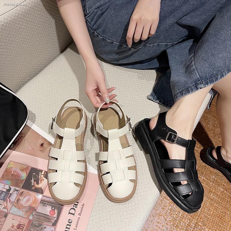 Sandal rọ đan bít mũi tròn đế bệt quai cài - 2P