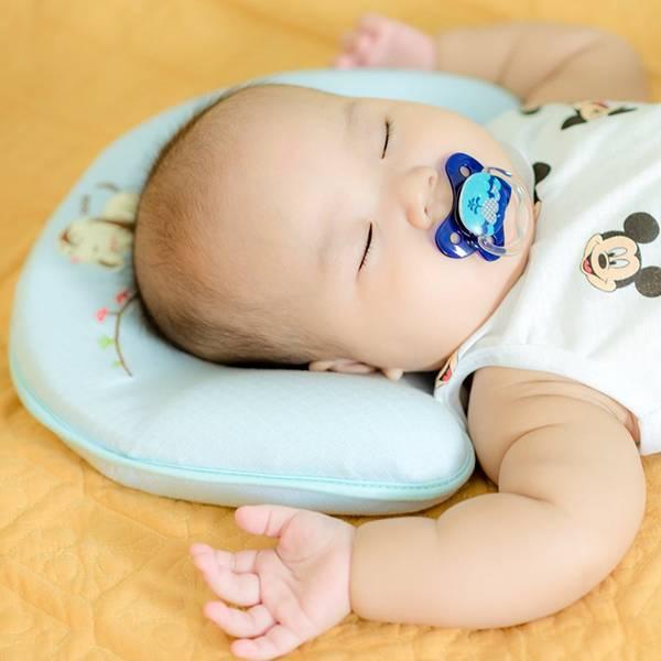 Gối cao su chống méo, bẹp đầu cho bé