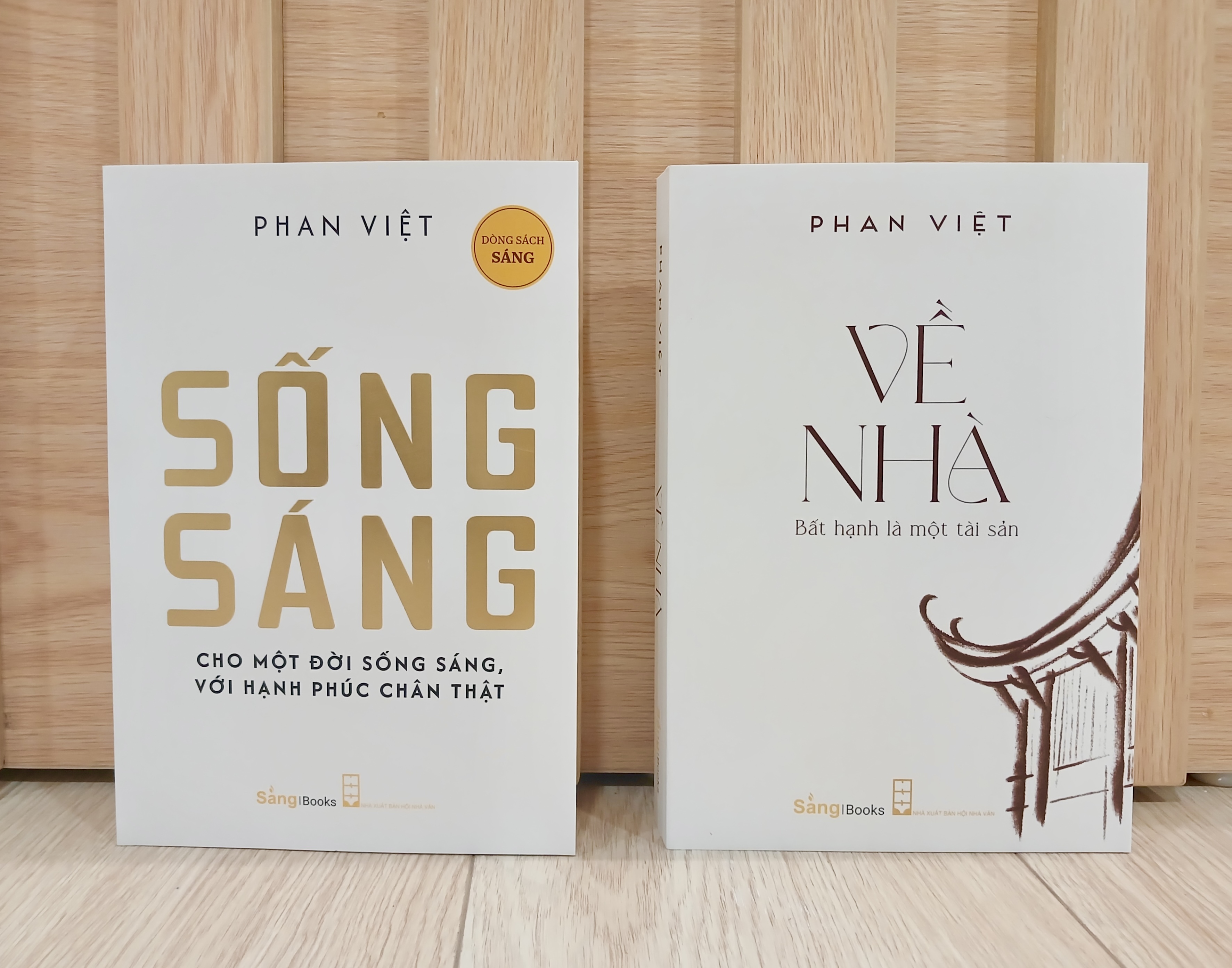 Sách - Combo 2 cuốn Sống Sáng (Bìa trắng) + Về Nhà (Bản 2024) - Sáng Books