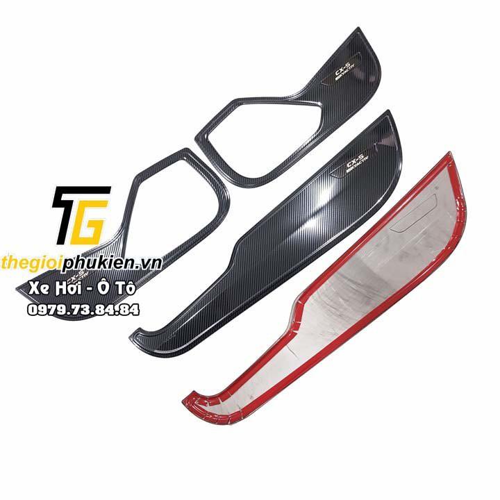 Ốp chống xước Tapli, Táp li cửa Mazda CX5, CX-5 2018- 2020 vân Carbon