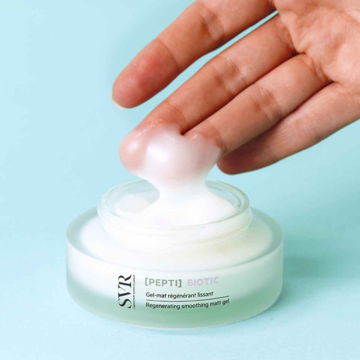 Gel dưỡng da giúp làm se khít lỗ chân lông, chống nhăn,làm da mềm mịn và giúp làm đều màu da SVR BIOTIC 50ml
