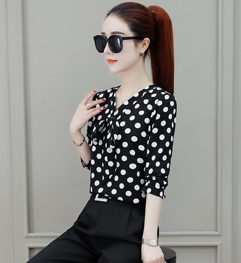 Áo sơ mi nữ chấm bi cổ V thắt nơ Kiểu dáng