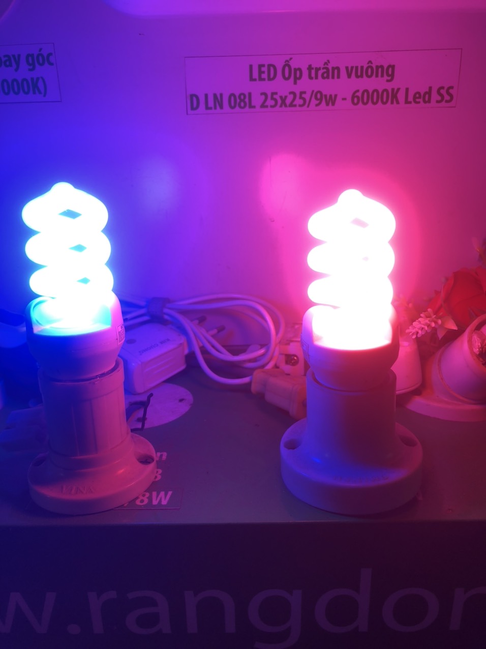 Bóng đèn xoắn 7W màu xanh, đỏ, hồng.