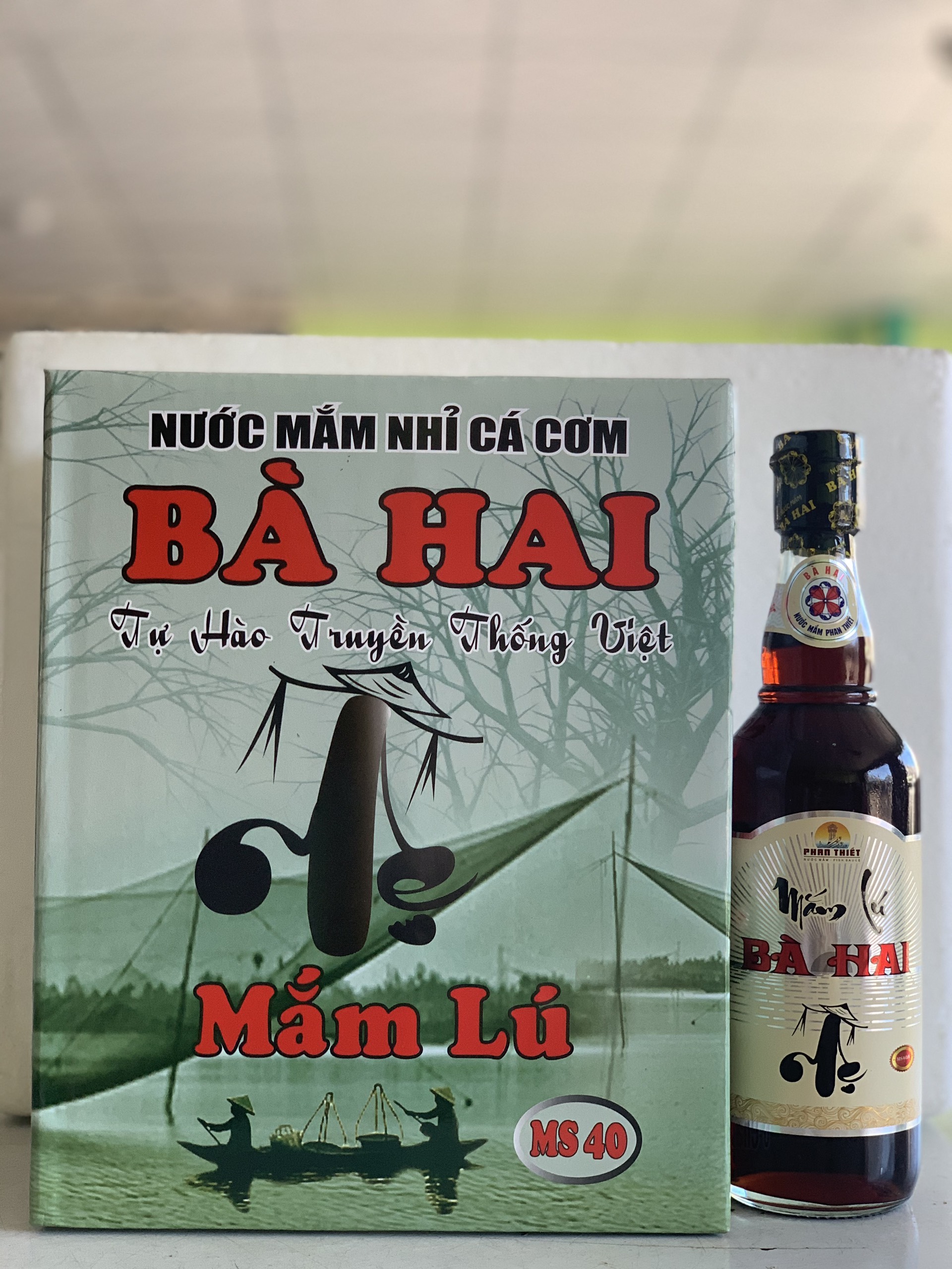 Thùng Nước Mắm Nhỉ Lú Bà Hai 3 Năm 6 Chai Thủy Tinh X 500Ml - 6 Chai X 500Ml